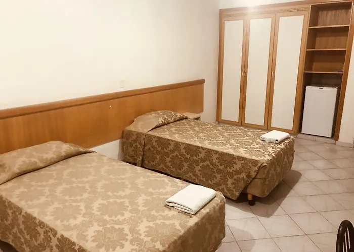 Hotel Diplomat By Bsb Inn