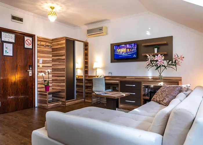 Garni Hotel Royal Crown