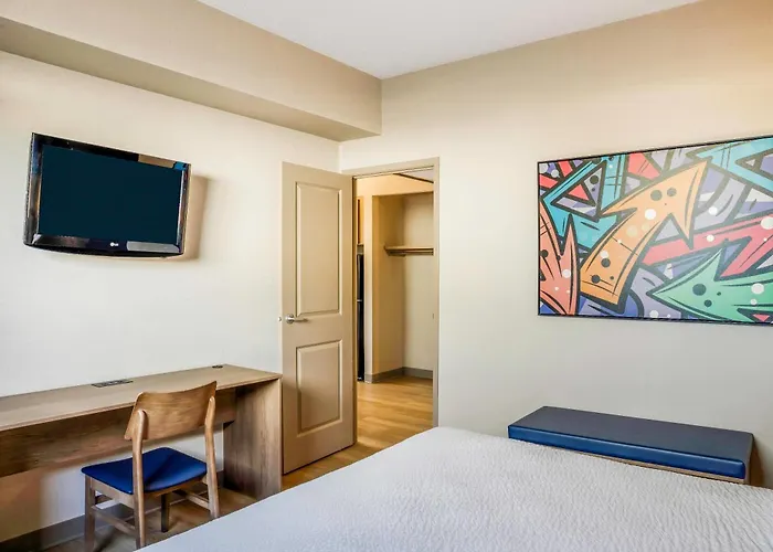 Days Inn & Suites By Wyndham West Edmonton