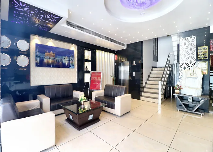 Fabhotel Aman Residency