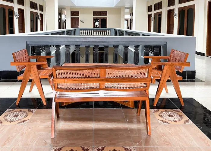 Urbanview Noja Guest House Near Living World Denpasar