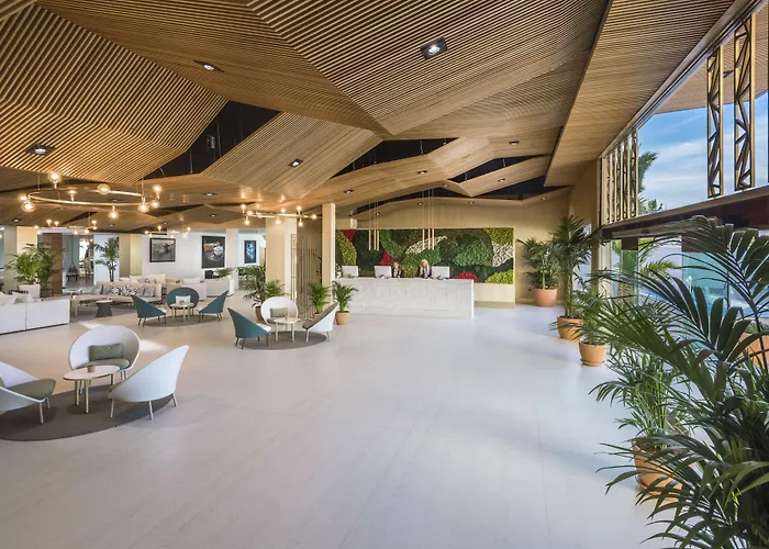 Mediterraneo Bay Hotel & Resort