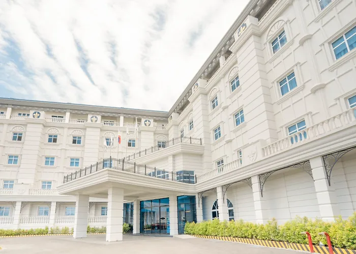 The Monarch Hotel