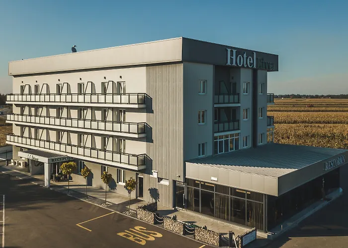 Hotel River