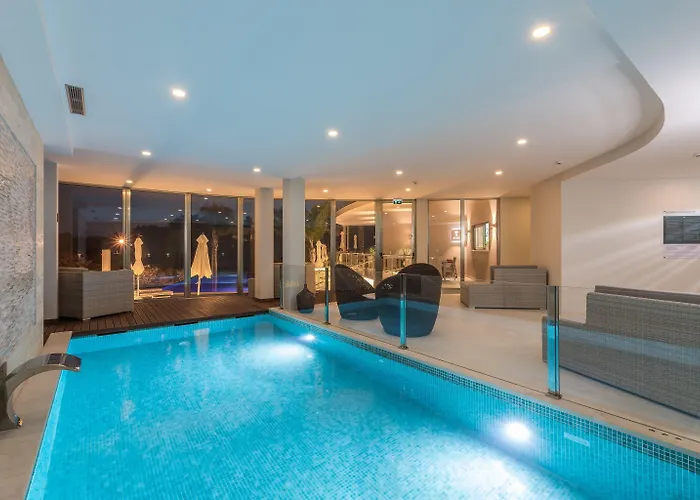 Caneiros Luxury House & Suites