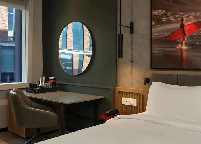Radisson Red Hotel V&A Waterfront Cape Town