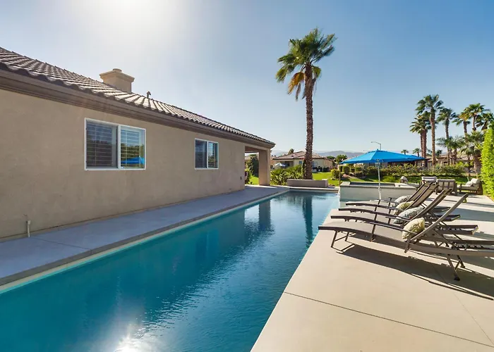 Walk To Coachella & Stagecoach: Festival Retreat!