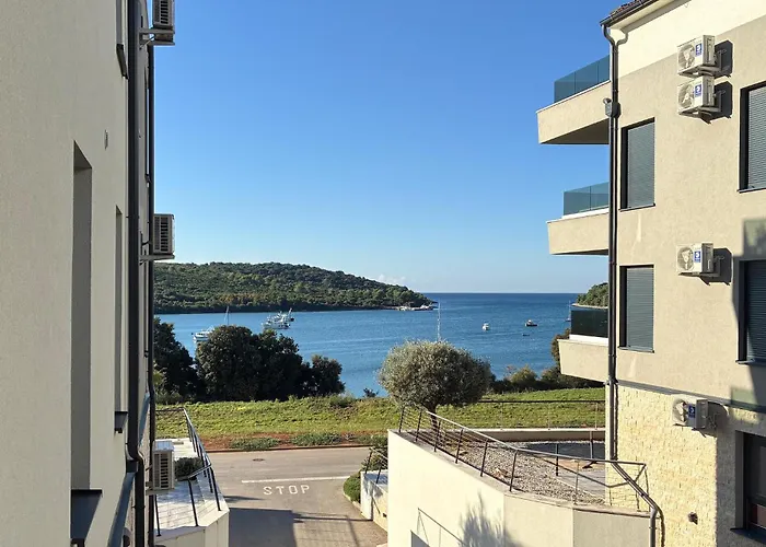 2 Bedroom Awesome Apartment In Banjole