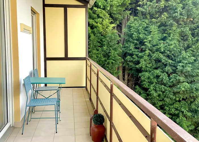 Bright 2Br Family-Friendly Home -Basf - Free Parking - Super Fast Wifi