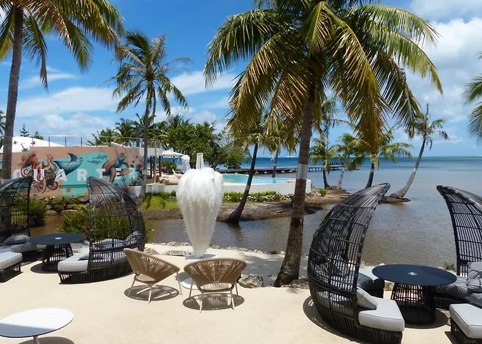 Apatoa Beach & Garden Village