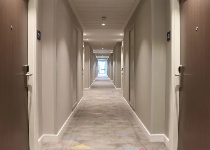 Hampton By Hilton Hamilton Park