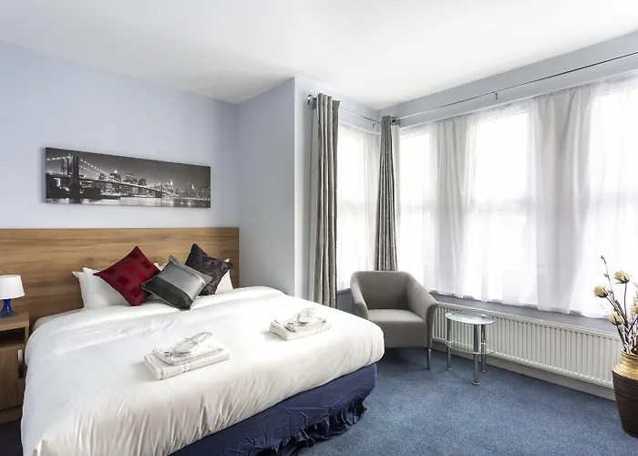 Wellesley Hotel