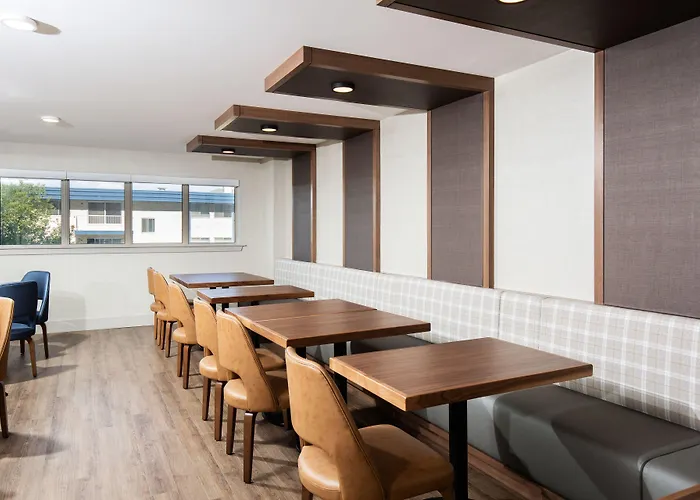 Pomeroy Hotel Fort Mcmurray