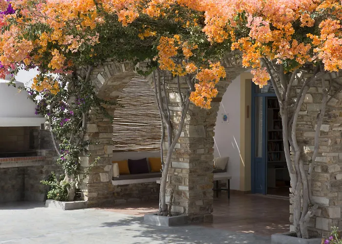 Kouros Village