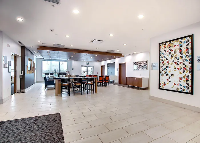Holiday Inn Express & Suites - Calgary Airport Trail Ne By Ihg