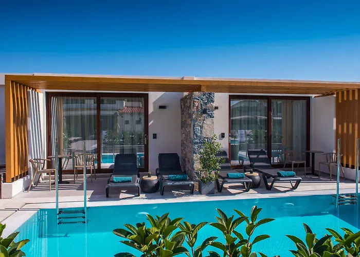 Petousis Hotel & Suites
