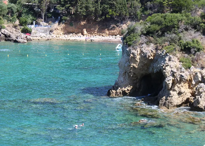 Zefiros Traditional Hotel