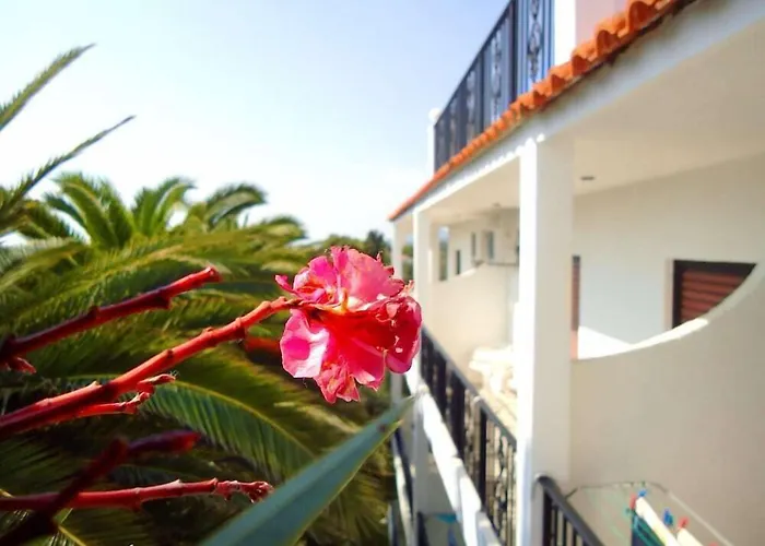 Bruskos Hotel & Suites