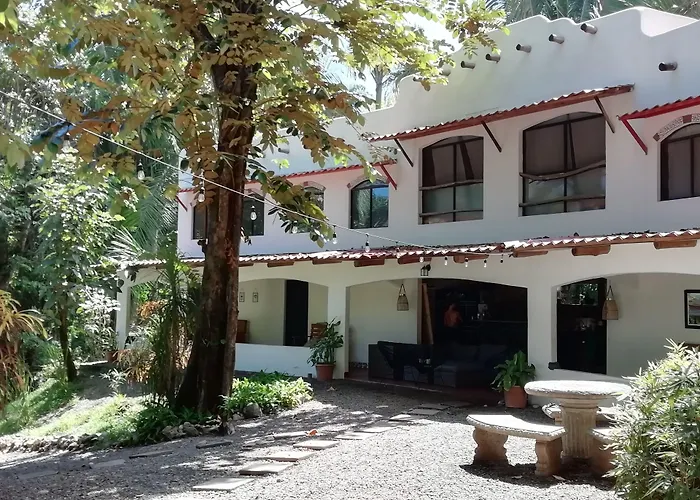 Believe Surf & Yoga Lodge Santa Teresa