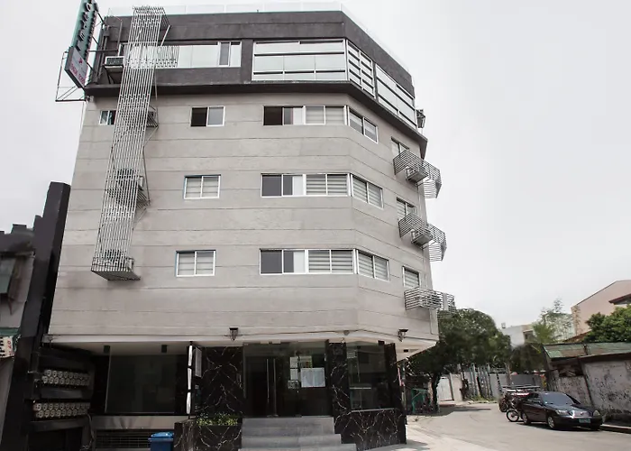 Circuit Hostel