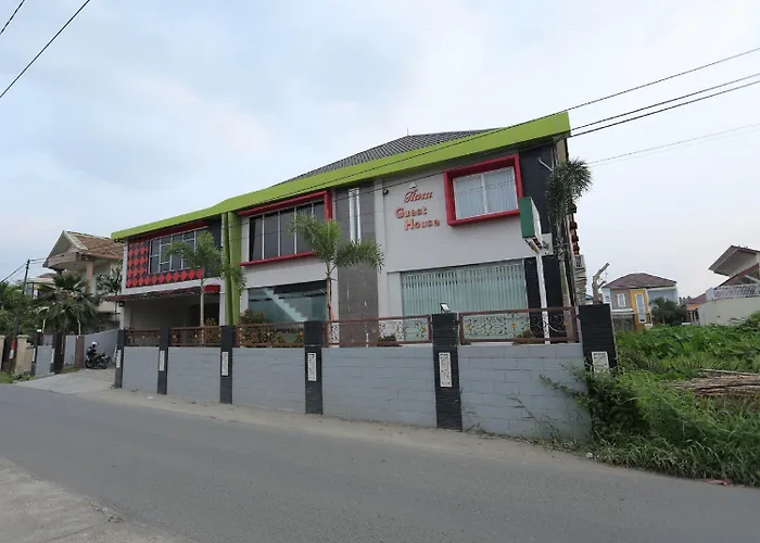 Oyo 1864 Tiara Guest House