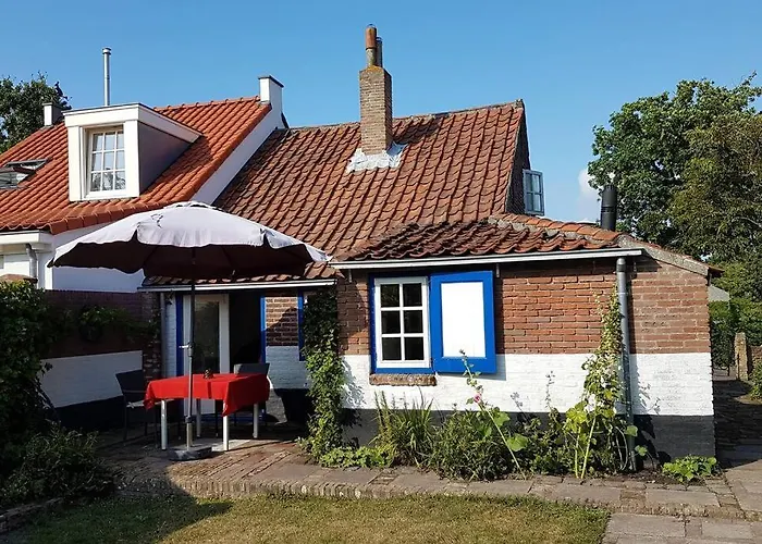 Charming House In Westenschouwen