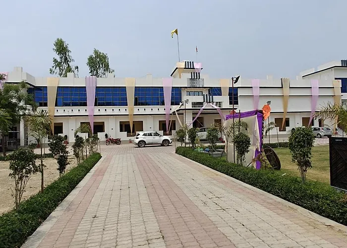 Avadh Garden Marriage Lawn & Guest House