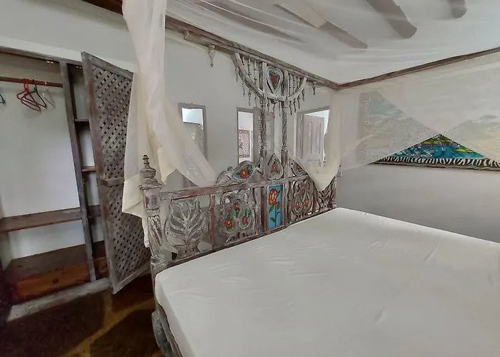Marine Holiday House
