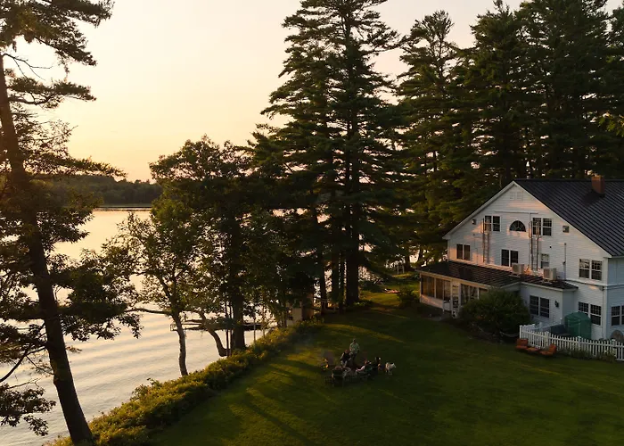 Wolf Cove Inn Poland