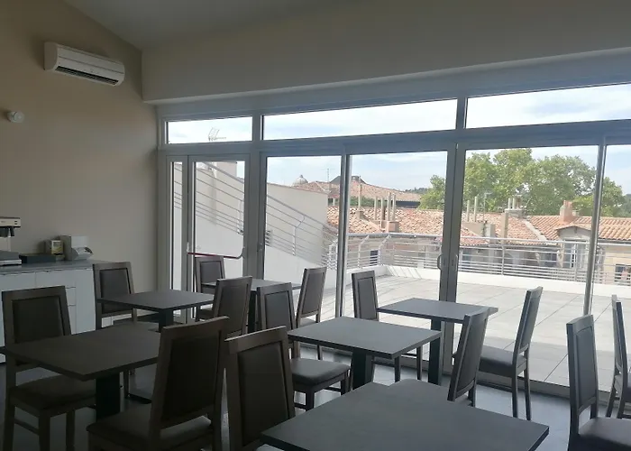Square Hotel