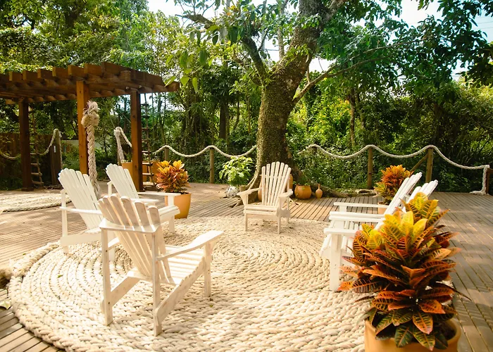 Ilha Do Mel Lodges