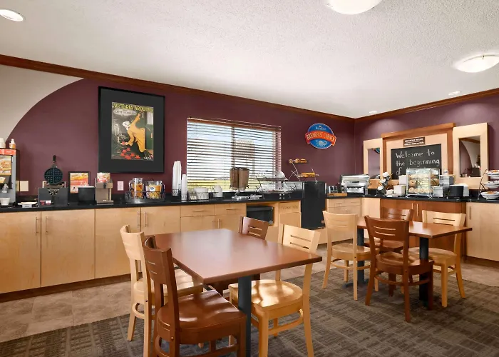 Baymont By Wyndham Golden/Red Rocks