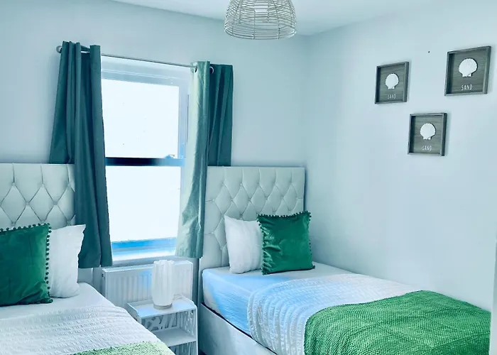 Dover Ferry Apartments X 2 Sleeps 10 With Parking And Castle Views