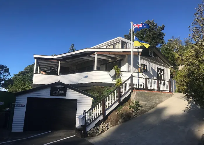 Bluff Hill Lighthouse B&B