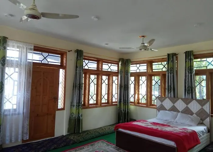 Hikal Guest House
