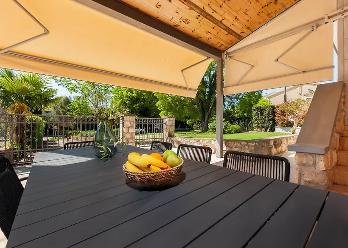 Holiday Home Istarska, Private Garden And Hot Tub