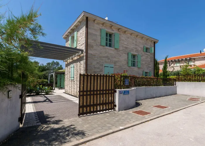 Villa Zelda Comfortable Holiday Residence