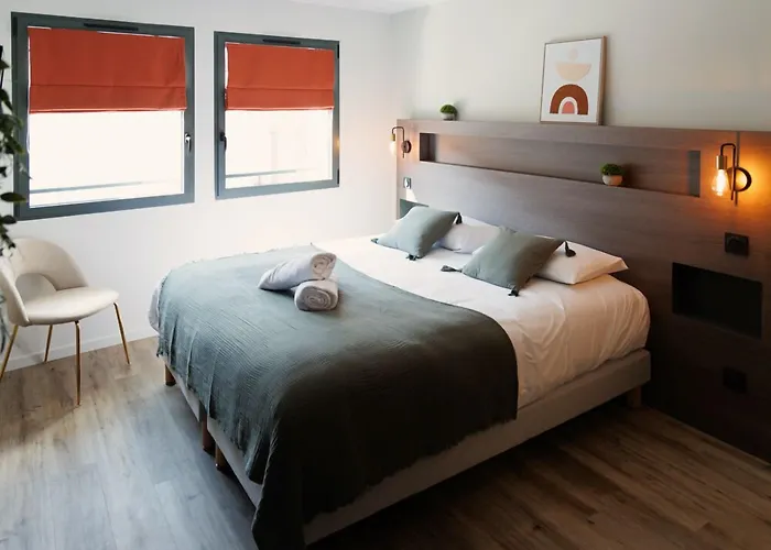 Appart'Hotel Le Corot - Acces Autonome - Saint-Junien Centre