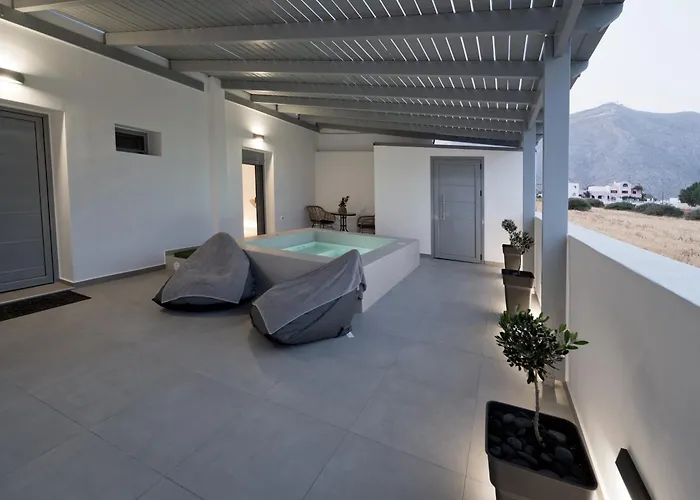 White Note Luxury Suites