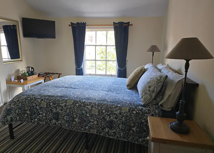 Cozy Double Room - The Unicorn Hotel