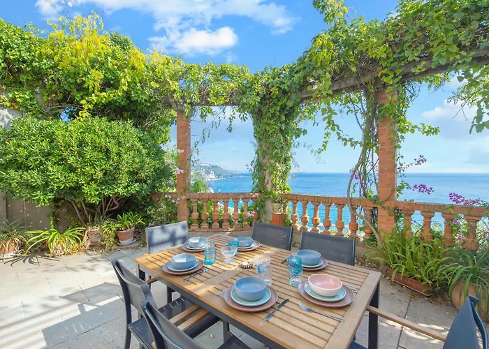Menton Garavan, Paradis Face A La Mer