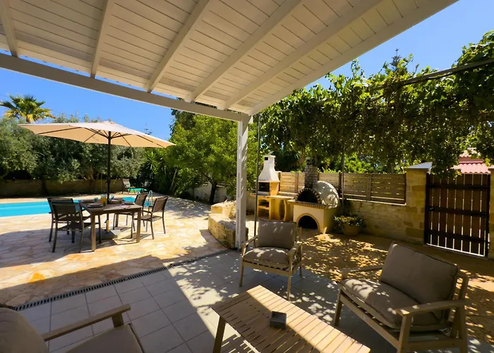 Villa Karneios - Private Pool Near Chania & Beach