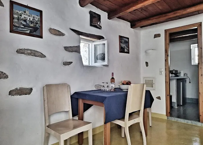 Karnagio - Traditional Seafront House