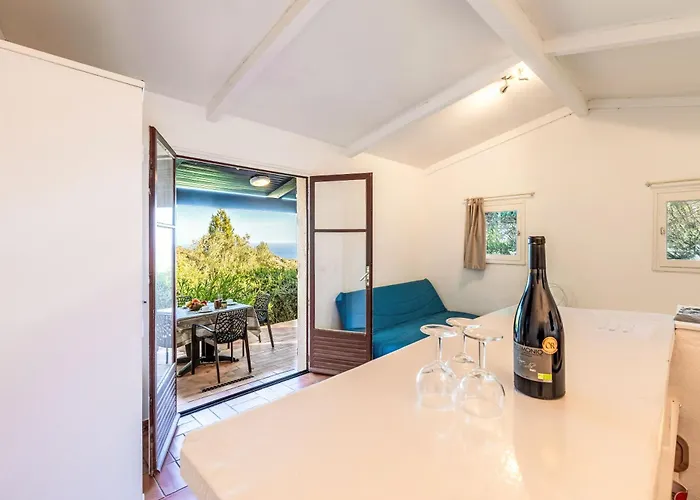 Villa F2 Tonnara Pour 4 Personnes, Rondinara, Bonifacio