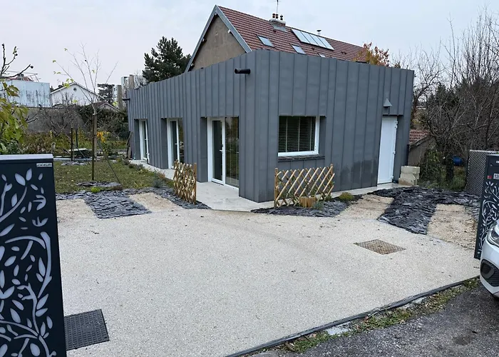 Le Petit Larmet A