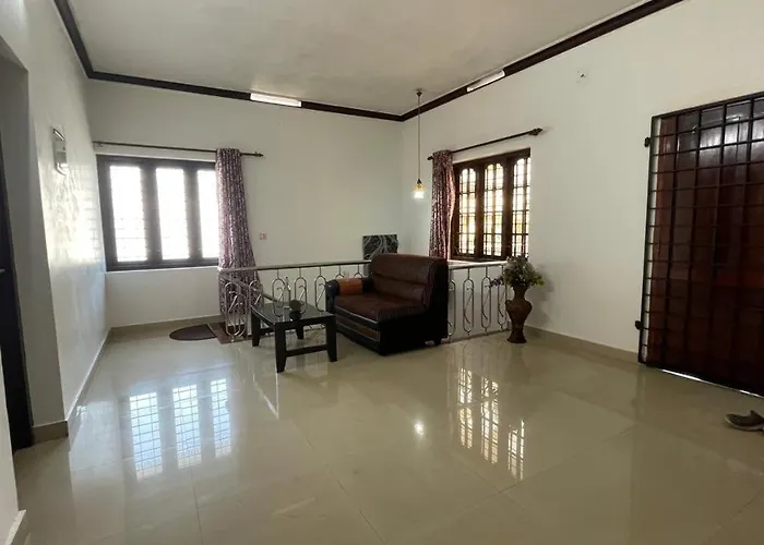 Homestay Near Lulu- Edappally- Amrita, Aster Hospital- Kochi