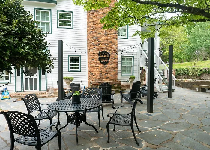 Dahlonega Inn On Main
