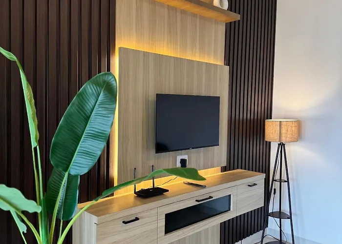 Buildaura-Elite, Minutes From The Beach