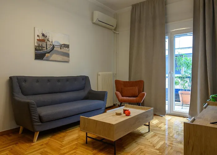 Efzin Cozy House, Patras Center
