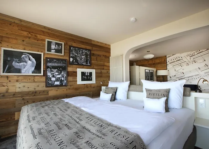 Naegler'S Fine Lounge Hotel